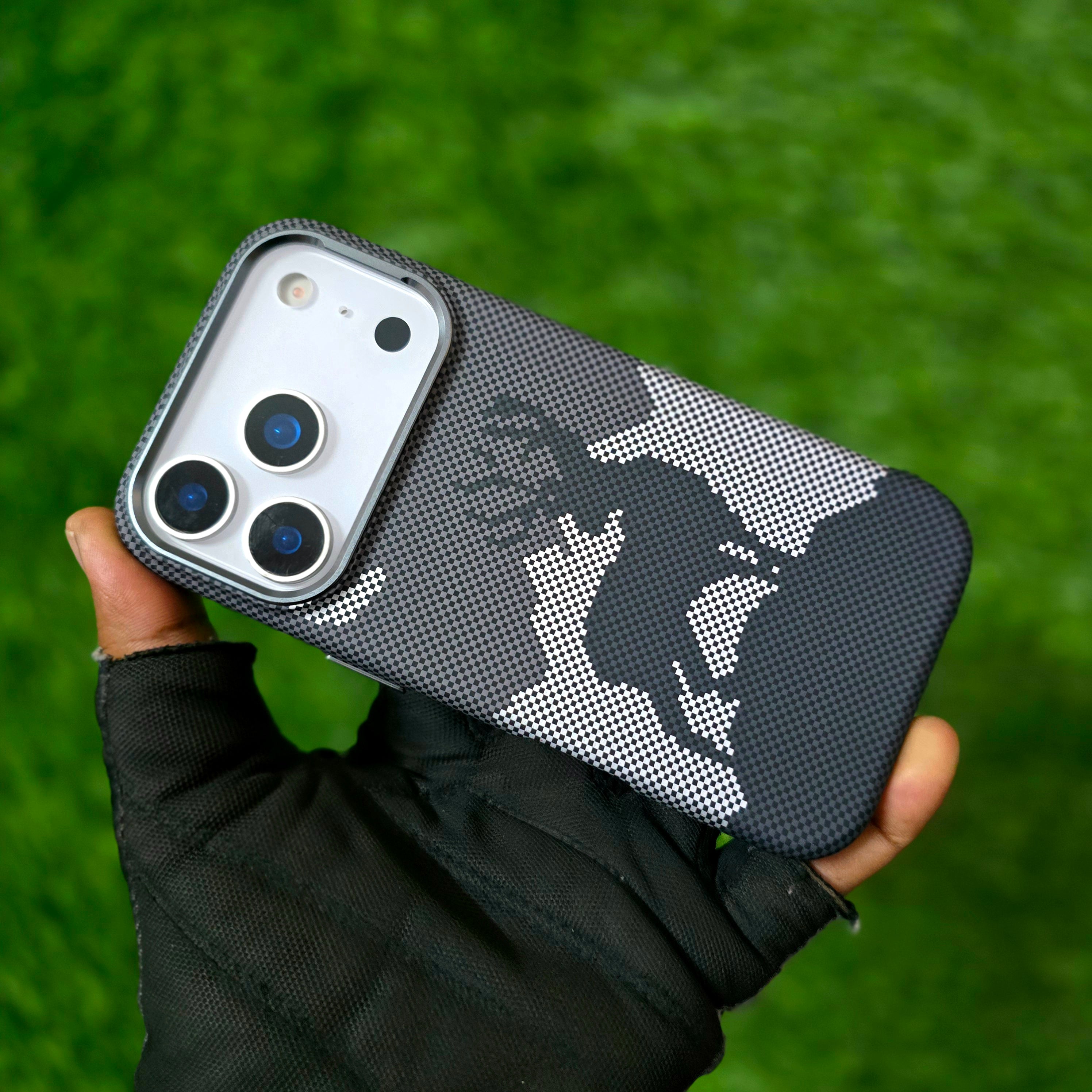 iPhone 17 Pro Max Aramid Carbon Fiber "Deer in Night" Texture 0.8mm Thin Cover with Magsafe - Grey